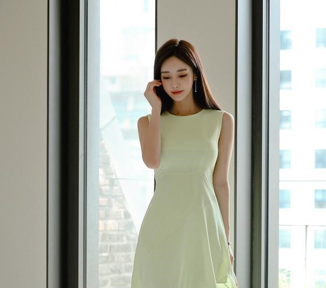 轻盈|孙允珠高清美图姜黄柠檬轻盈雅致仙幻及膝裙