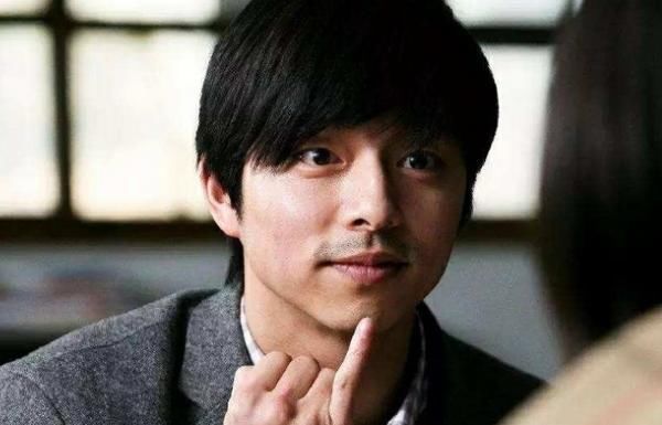 笑笑|妈,有小男孩亲我一下”,两个妈妈不同回答,让孩子的人生不同