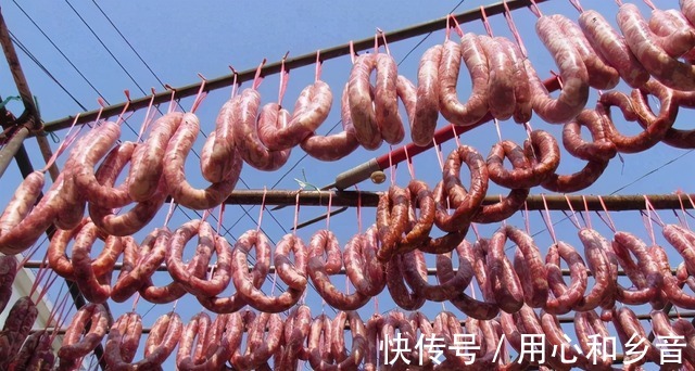 香肠灌好怎么晒很多人弄错了，香肠又干又硬又不香丝毫不入味！