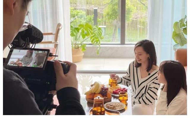 你是誰|通過「蹭飯」欄目，我們想去探索什么？