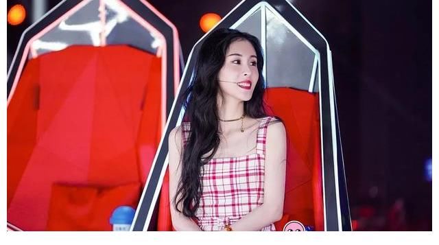 本季|屡次被拒绝的黄霄云,别怪汪峰不给面,请看看张碧晨如何对那英