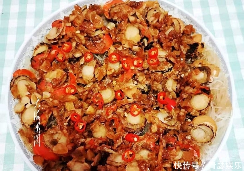 晒姐家年夜饭,十全十美10道菜,外加4道素菜,看到最后我服了