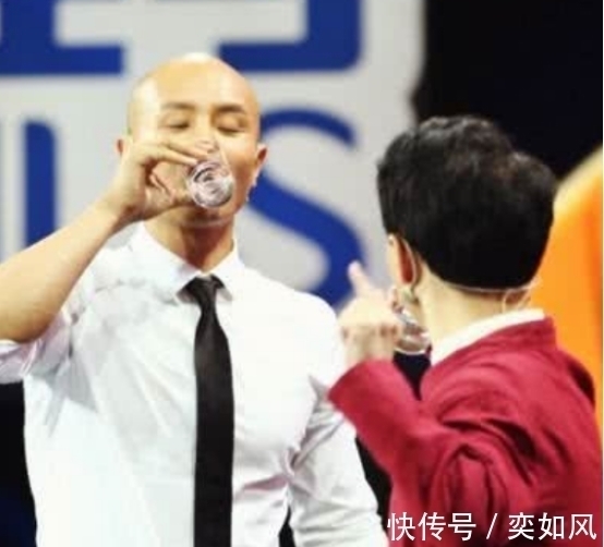 看完樂(lè)嘉的老婆，再看涂磊的老婆，一個(gè)才女，一個(gè)低調(diào)