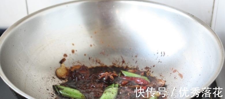 猪手|黄豆炖猪手,满满的胶原蛋白,鲜嫩软烂,吃着太过瘾了!