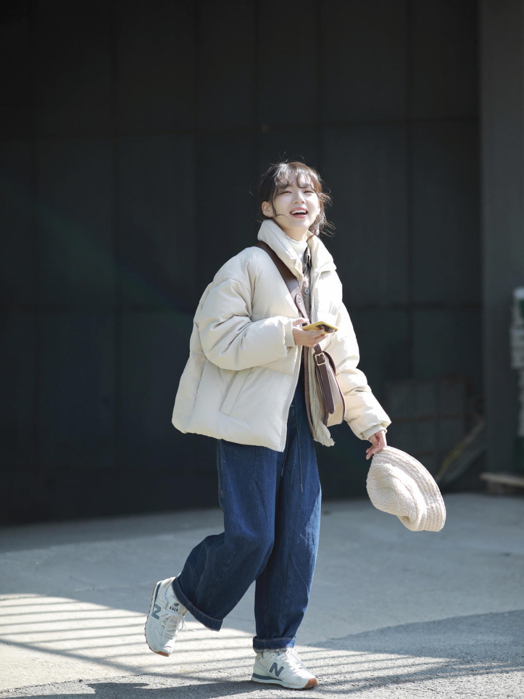 牛仔裤 冬天牛仔裤这样穿才叫洋气,这些搭配简约日常又时髦,谁穿谁美