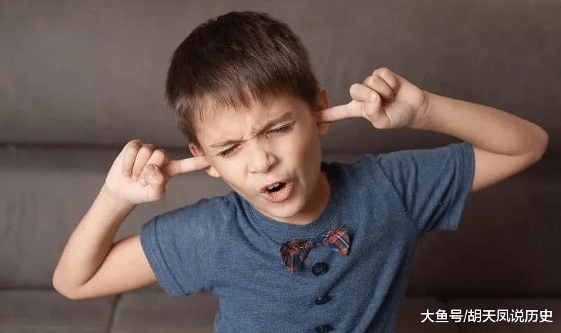 大夫|花了700块给娃掏了次耳屎, 才知道耳屎不是想掏就掏