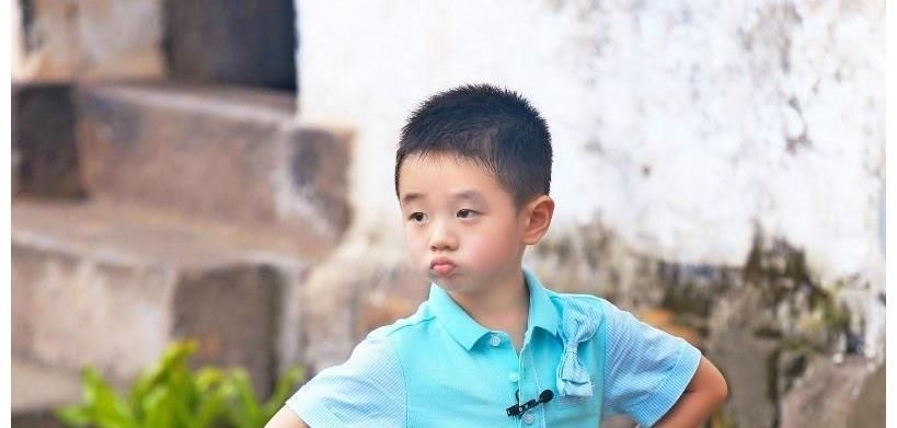 国联|他是《爸爸去哪儿》的杨阳洋,今11岁,腿就和爸爸一样长了!