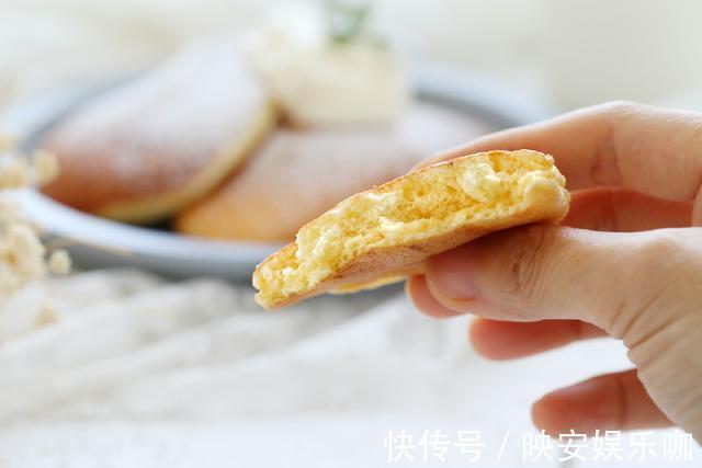 蛋黄|用平底锅就能做舒芙蕾松饼，口感松软香甜，孩子天天吃也不嫌腻！