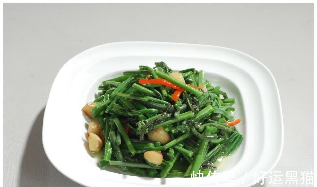 蕨菜素|因便秘而发愁?常吃此物可促进胃肠蠕动,下气通便,防止便秘
