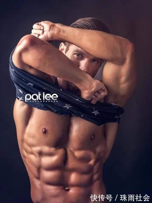 八块腹肌|八块腹肌的诞生,不单单只靠训练,5个因素影响腹肌的出现