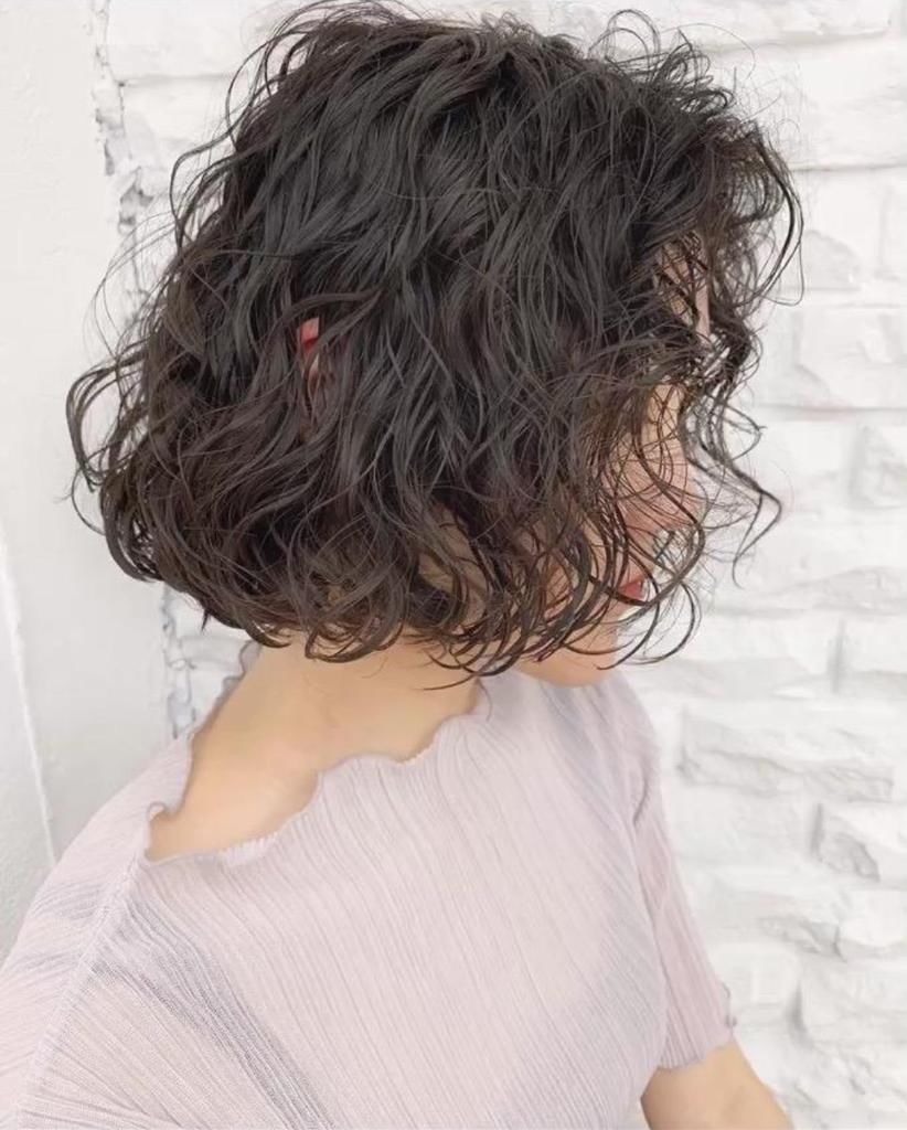 越烫越时尚发型20款，蓬松瘦脸真洋气，有你同款吗