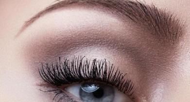 黑眼圈时间久了就会有种困乏感,怎么才能祛除这些呢?赶紧来看