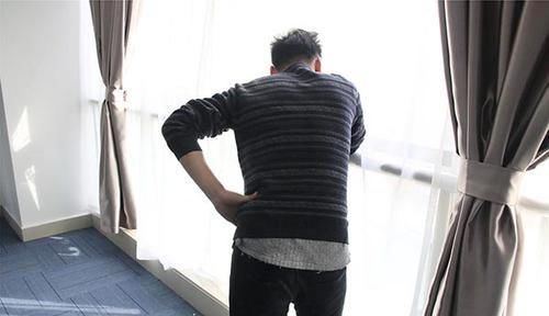  强直性脊柱炎|后背经常疼，是怎么回事？医生给您梳理出5种病因，可对照自查