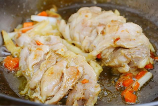 让人无法抗拒的鸡腿饭,香浓入味还嫩滑,大人小孩都爱吃