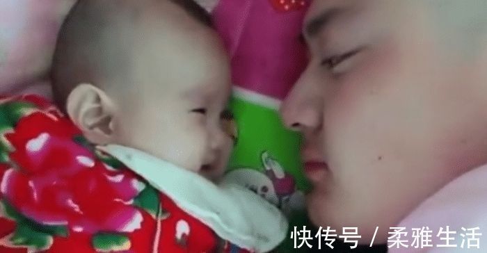孩子们|女儿醒来和爸爸“你侬我侬”，爸爸一脸宠溺，网友妈妈不嫉妒