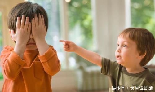 同伴|再穷也别让娃穿别人的旧衣服，省下的是小钱，毁了的是他一生