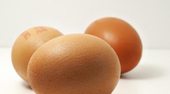 身体素质|鸡蛋和一物“天生搭档”，每天常吃或能让眼睛明亮，头脑更灵活