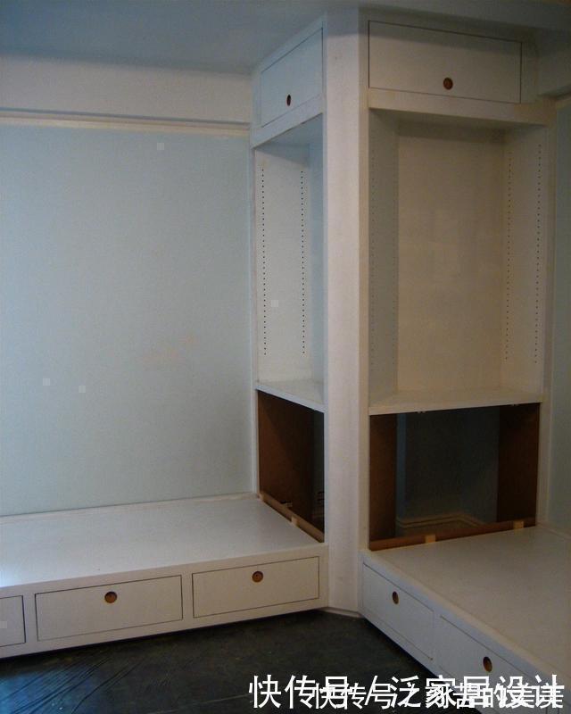 收纳柜|二胎家庭不做上下铺,越来越多人都把2张床靠墙放,中间做收纳柜