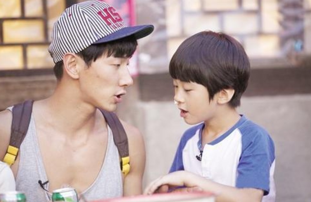 张亮的毁灭史:从“好爸爸”到“无人问津”,他哪步走错了?