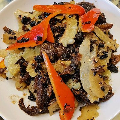 豆豉鲮鱼炒苦瓜|凉拌苦瓜和豆豉鲮鱼炒苦瓜