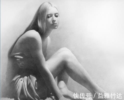 油画!他用铅笔画了一组美女,看到原画后,网友们醉了:越看越心动