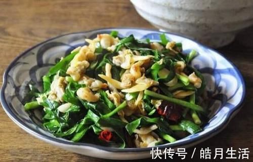 美味|韭菜和它是绝配，简单炒一炒，营养极高，补钙质，比猪肉还美味