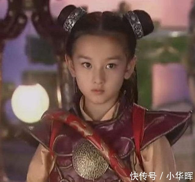 敖丙仿妆红了，宋祖儿cos哪吒火了，连哪吒走路都和樱木花道撞了！