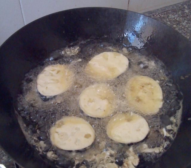 清水|炸茄盒之前，搅拌肉馅的时候加点“它”，茄盒外酥里嫩，香气扑鼻