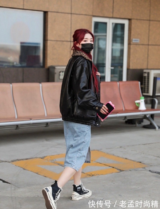 牛仔裙 牛仔单品怎么搭?搭对了大方减龄