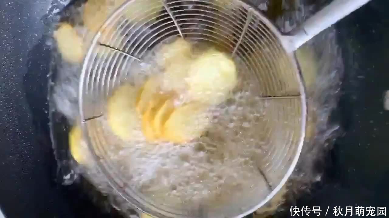 美味|土豆怎么做好吃试试火腿烧土豆,口味香辣咸香,既朴素又美味!