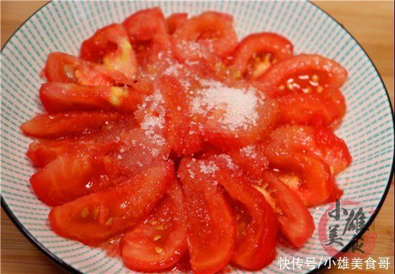 做糖拌西红柿还只放糖就错了，多加这一样，西红柿口感提升10倍