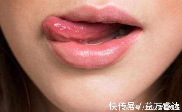 死皮 一天涂“300支”口红,嘴巴却依旧Q弹,李佳琦的护唇方法绝了