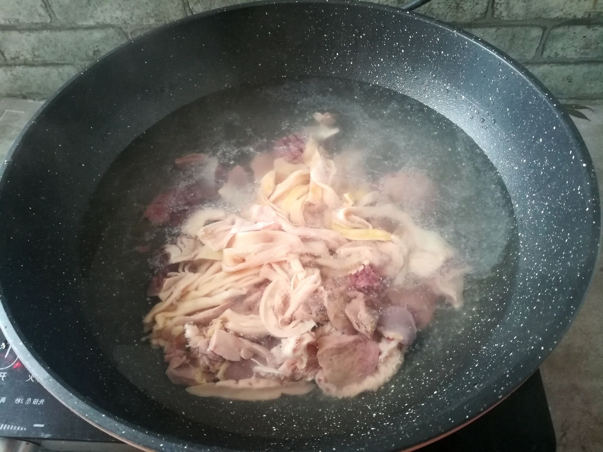 鸡身上不可多得的“宝贝”,肉贩子总会偷偷留下,懂行的人常吃