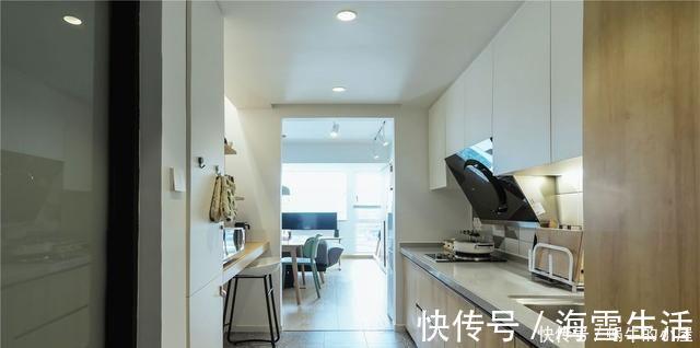 电视|沙发做隔断，电视装落地窗上，30㎡小家照样功能齐全，简约精致！
