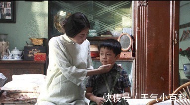 结婚&15岁结婚,21岁离婚,不想儿媳重蹈覆辙,她独自照看4个孙子!