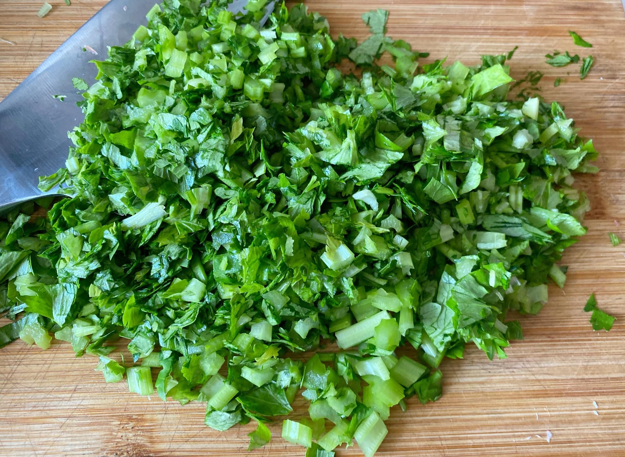 用此菜包饺子，清香美味促消化，比韭菜香比萝卜营养香气四溢