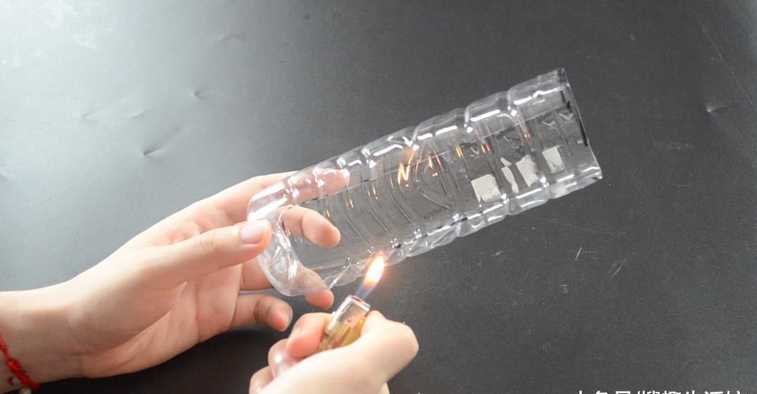 用处|喝完的塑料瓶不要扔, 剪几刀, 放在家里有大用处, 人人见了都夸好