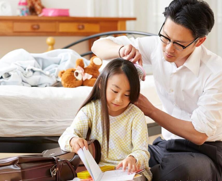 女孩|20岁女孩和爸爸开一间房,男朋友怒提分手,是谁三观不正?