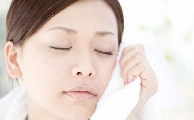 皮肤 女人不管奔几,洗脸后要懂得“3不要”,不然再贵护肤品也白用