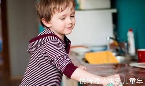 收银台|多少父母,将自己赚钱的不易强加给孩子,多少孩子,边享受边愧疚