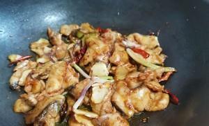 家常肉菜菜谱之吃不胖的鱼肉菜谱,炒鱼肉,简单美味营养,吃不够