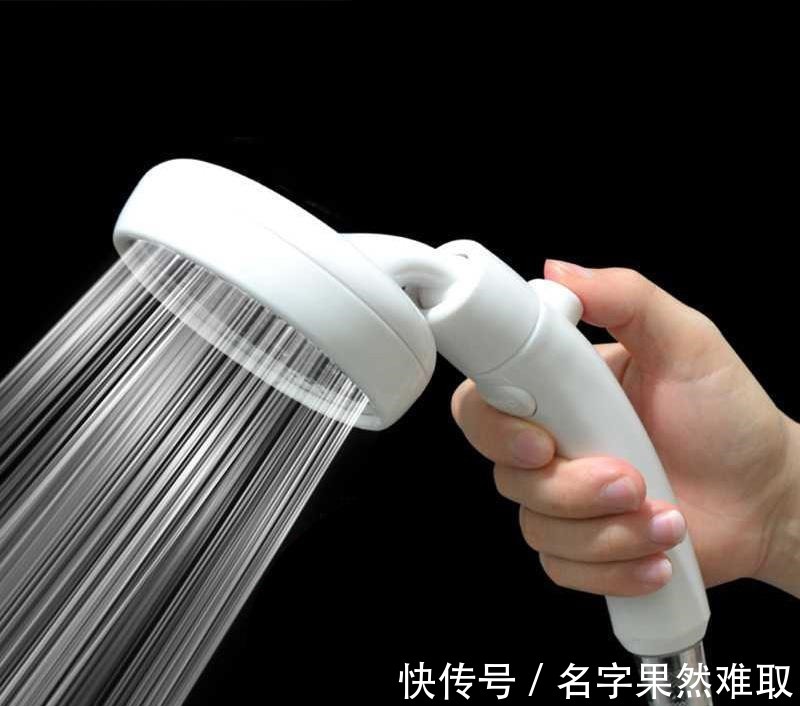 卫生间|去了舅舅家才发现,有钱人卫生间不装毛巾架,看看下图,太上档次!