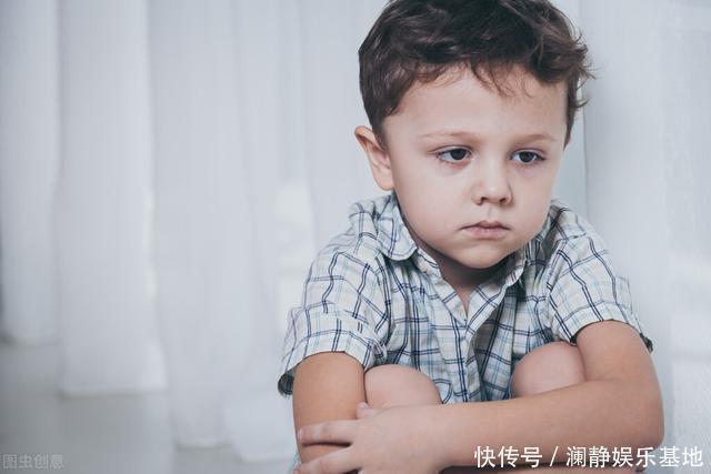 富养女儿|7岁男孩穿破衣被嘲笑,老师约见家长,却发现爸爸一身名牌