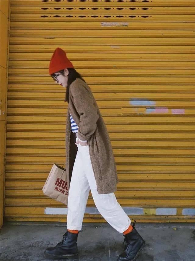 烂大街的“驼色”，怎么穿才时髦？记住露出内搭要点，才洋气高级