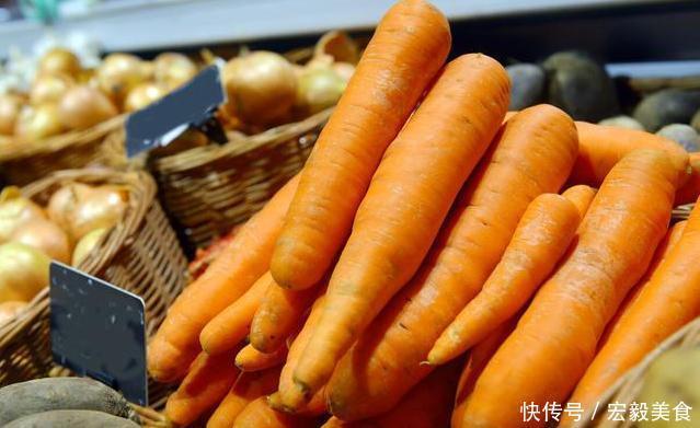 买胡萝卜，你会买带泥的，还是干净的菜农建议这3种不要买