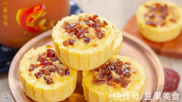 核桃红枣蒸蛋糕这么做，健康还营养，好妈妈要收藏