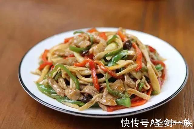 令人食欲大开的家常菜:红烧鱼块,双椒炒杏鲍菇,鲍鱼鸡翅煲