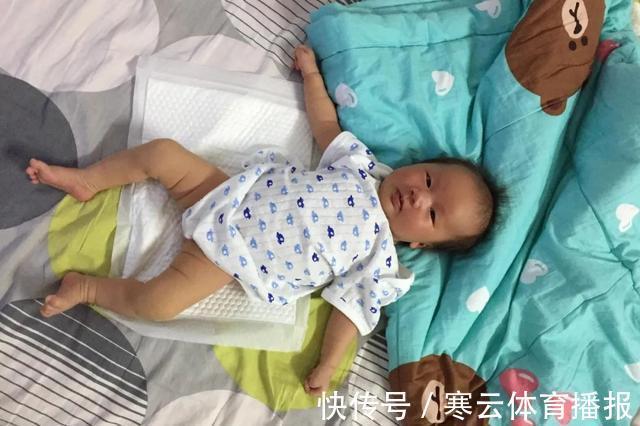孩子|新生儿为什么偏爱“投降式睡姿”,需要纠正吗?很多家长做错了