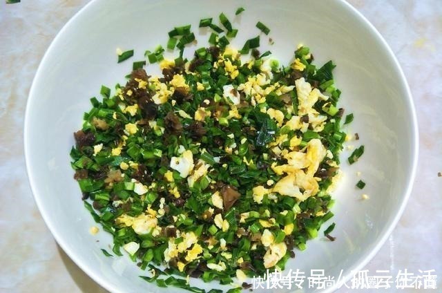 韭菜饺子|做韭菜馅饺子时，容易出汤又烂皮，教你1招，饺子不破皮更好吃