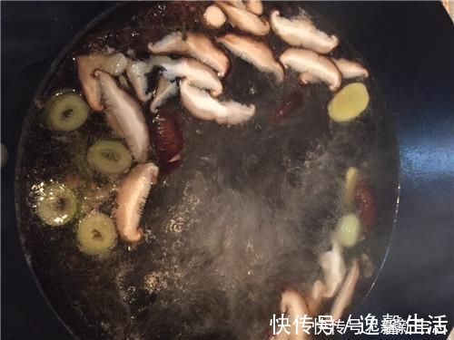 褪黄剂|它是天然“褪黄剂”,聪明女人都吃“它”,皮肤白嫩,比敷面膜好